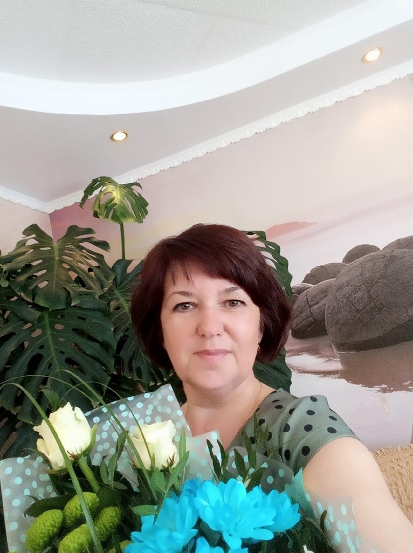 18 мая  отмечает День рождения директор школы с. Зоркино Людмила Николаевна Боярская..