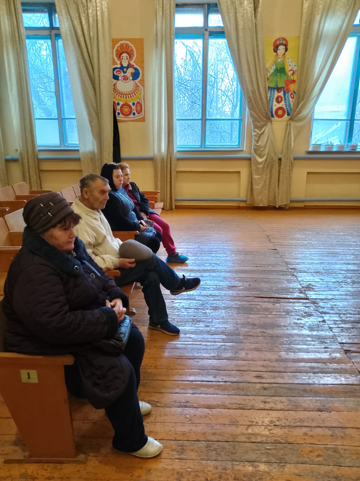 10 ноября 2023 года в 10:00 провели встречу с жителями с.Михайловка в Доме досуга..