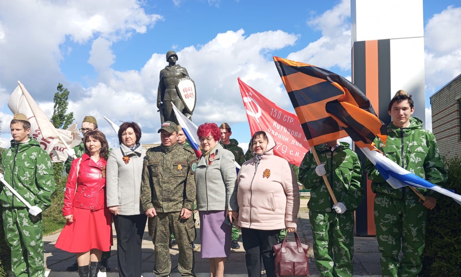 9 мая прошли митинги, посвященные Дню Победы, в сёлах: Зоркино, Михайловка, Ястребовка, Георгиевка и пос. Колос. Были возложены цветы, гирлянды и венки к памятникам..