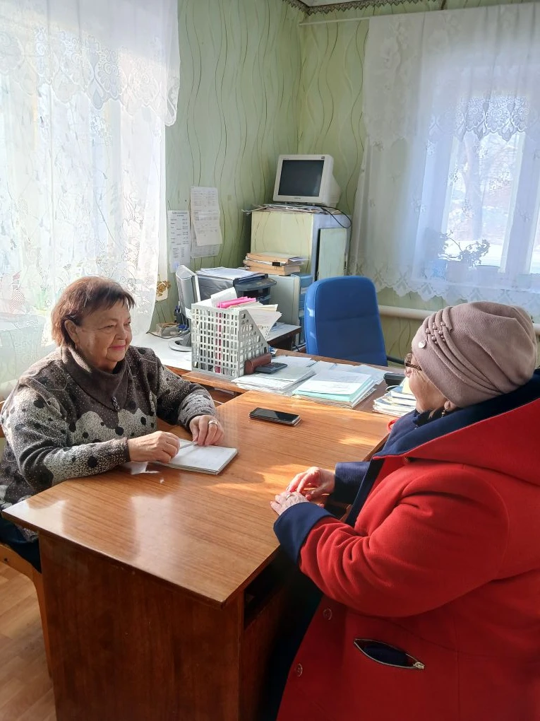 4 февраля  в с. Михайловка  глава Зоркинского МО Елена Пономарёва провела  приём  граждан по личным вопросам.