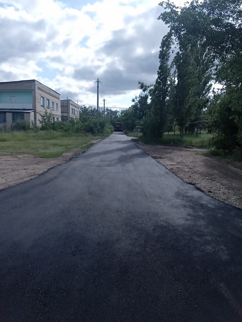 Продолжаются работы по ремонту дороги в п.Колос ул. 60 лет СССР.