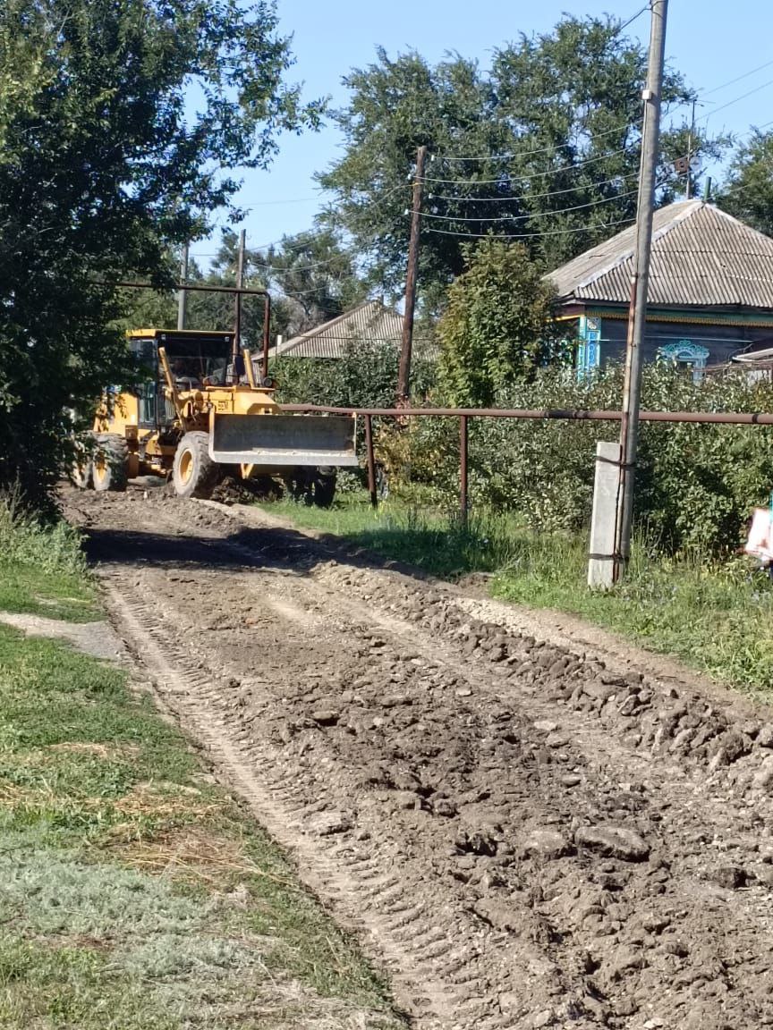 15 августа в с. Волково по ул. Пролетарская начались работы по асфальтированию дороги сплошным покрытием  общей площадью 2600 кв.м.  Работы проводятся за счёт сложившейся экономии из областных субсидий..