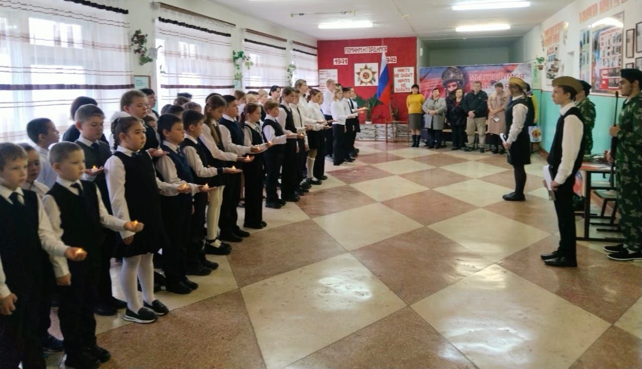 В школе пос. Колос  состоялось  значимое событие -  торжественное открытие "Парты Героя" в честь выпускника школы - Максута Маратовича Каукенова.