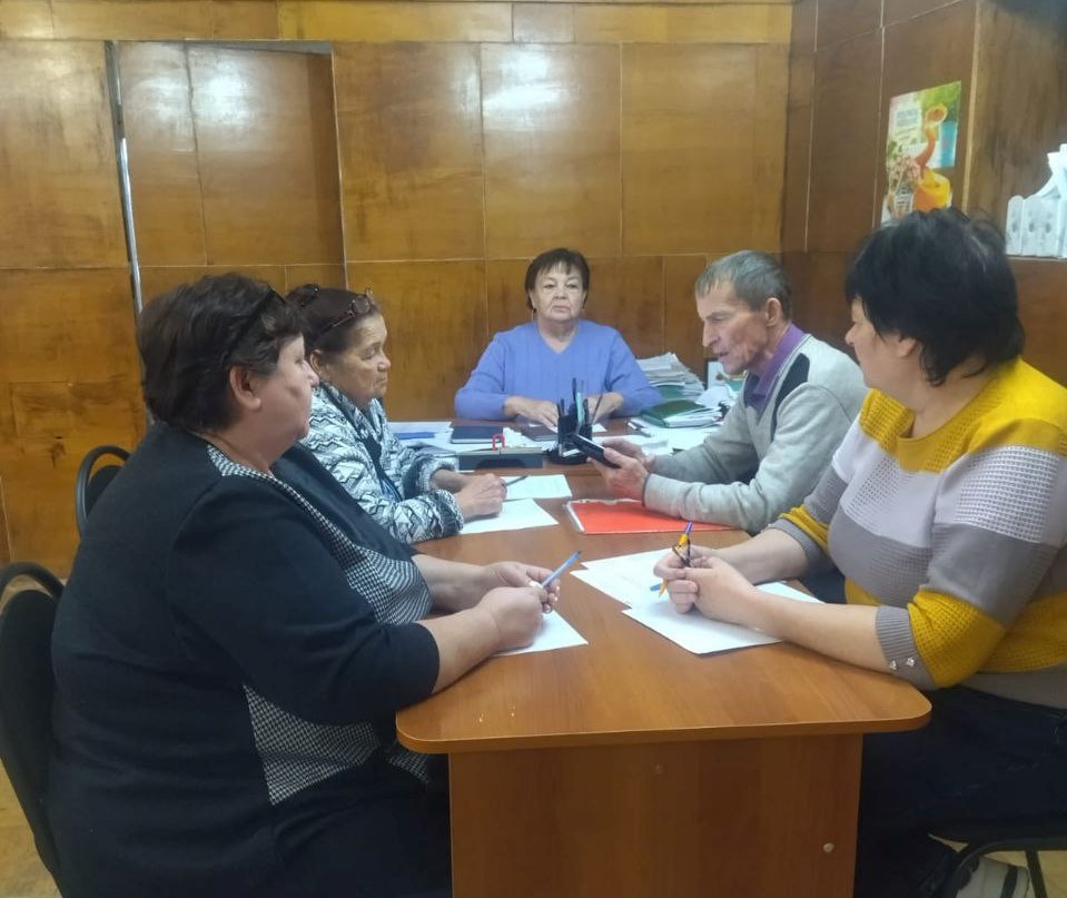 Глава Зоркинского муниципального образования Елена Пономарёва провела рабочее совещание  по вопросу оформления выморочного имущества в собственность Зоркинского МО.