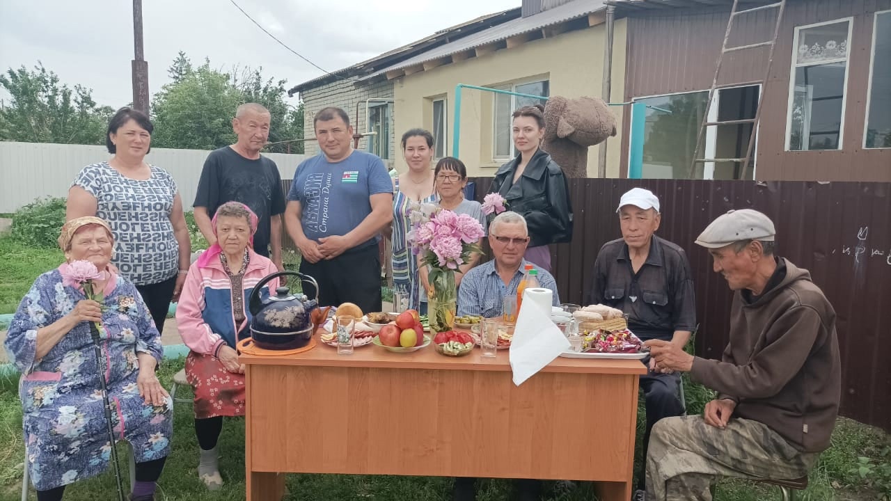 К «Международному дню соседей» присоединились к акции жители с.Семёновка.