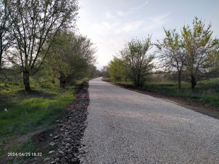 Продолжаются работы по ремонту дорожного полотна в с.Золотовка ул. Волжская и вьездной дороги сплошным покрытием.. Продолжаются работы по ремонту дорожного полотна в с.Золотовка ул. Волжская и вьездной дороги сплошным покрытием..