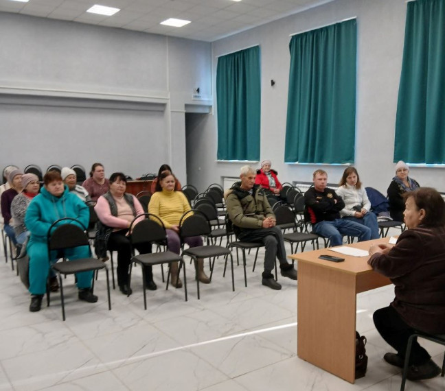 6 февраля в 10 ч в с. Михайловка в здании СДК проведена встреча главы Зоркинского МО Елены Пономарёвой с жителями села.. 6 февраля в 10 ч в с. Михайловка в здании СДК проведена встреча главы Зоркинского МО Елены Пономарёвой с жителями села..