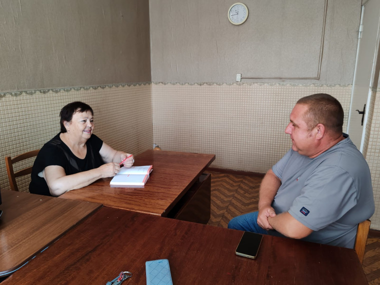 15 июля в  пос. Колос в 12-00 ч глава Зоркинского МО Елена Пономарёва провела приём граждан по личным вопросам..