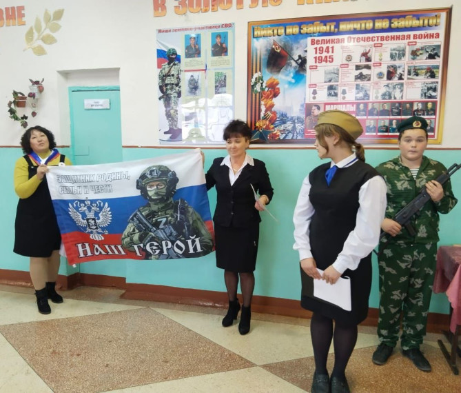 В школе пос. Колос  состоялось  значимое событие -  торжественное открытие "Парты Героя" в честь выпускника школы - Максута Маратовича Каукенова.