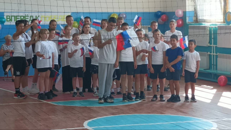 06.09.2023 г. В с. Семёновка в филиале Семёновской школы провели открытие отремонтированного спортзала. Учащиеся и молодёжь Семёновка-Колос провели дружескую встречу, сыграли в игру волейбол..