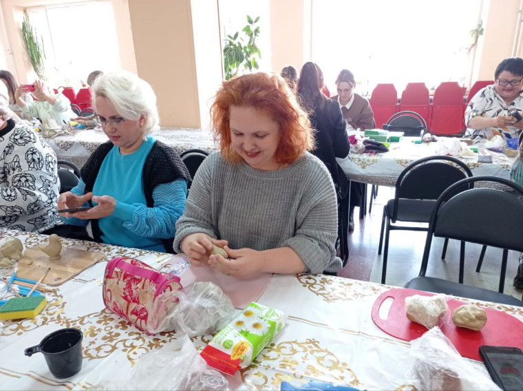 28 марта в Саратовском областном центре народного творчества им. Л.А. Руслановой завершился областной семинар- практикум для руководителей кружков и студий декоративно- прикладного творчества "Глиняная игрушка"..